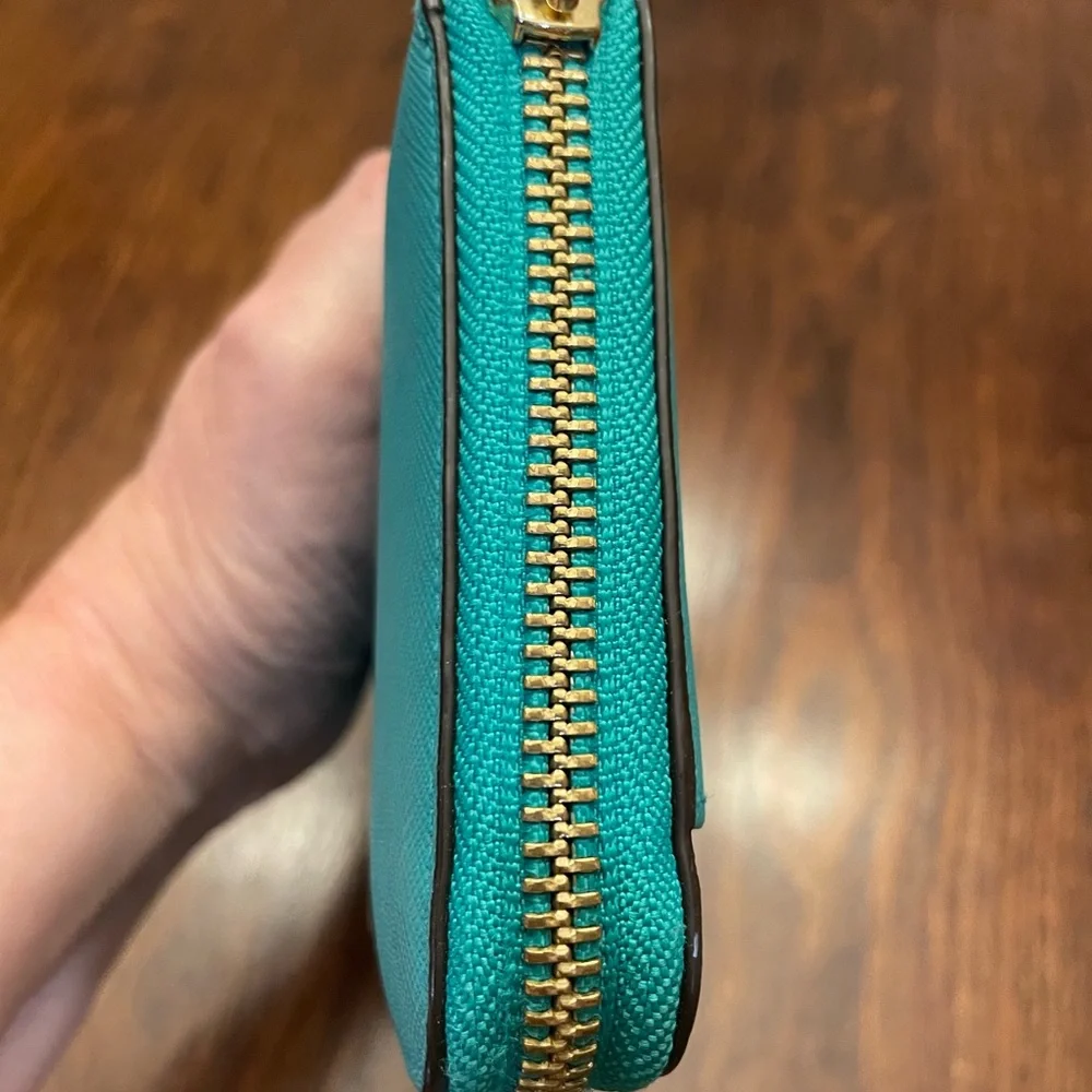 Kate Spade Teal full zip wallet